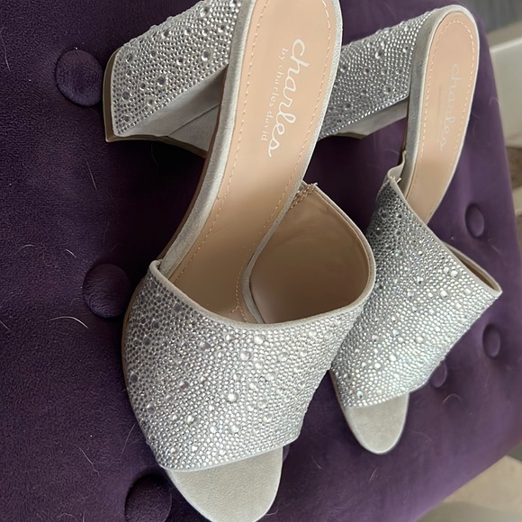 Charles David REVEAL slides with crystals - NWT - Picture 2 of 5